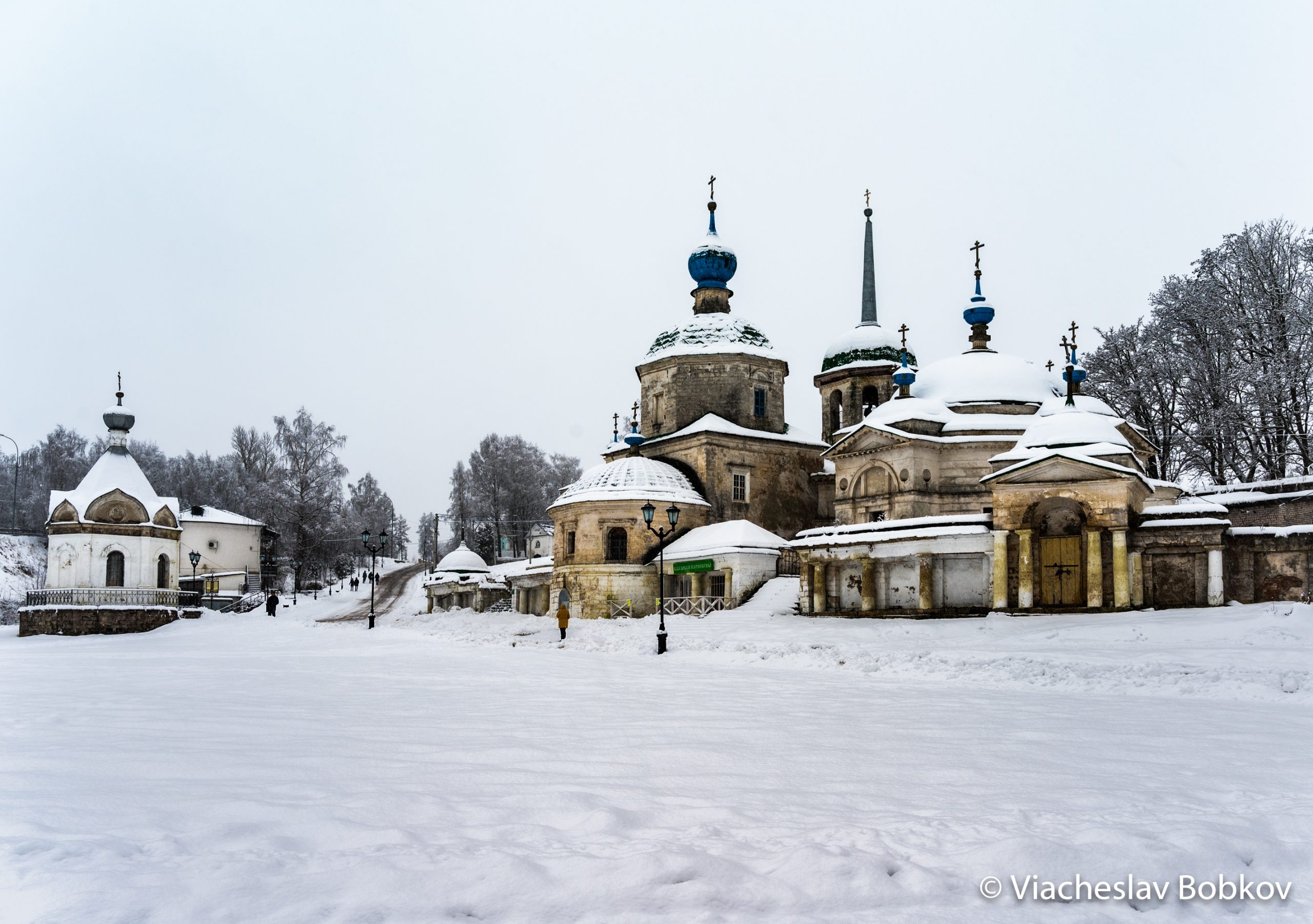 Старица в снегу